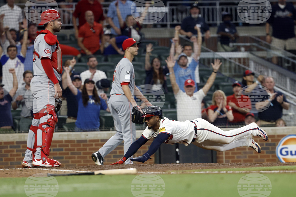 Reds Braves Baseball