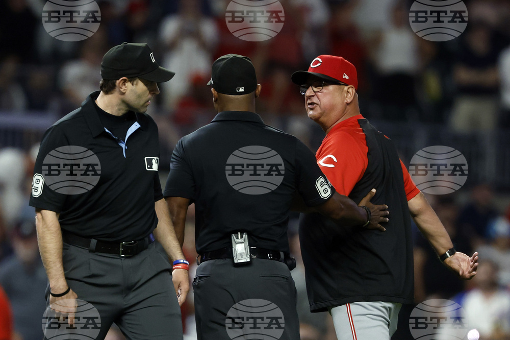 Reds Braves Baseball
