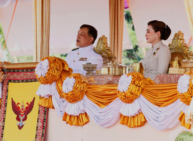 Кралят на Тайланд ще направи историческо посещение в Китай този месец