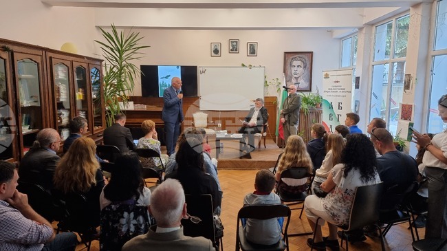 „Под игото” като модерна приказка представиха Руси Чанев и Валентин Ганев в Букурещ 