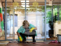 Министерство на културата - червена боя