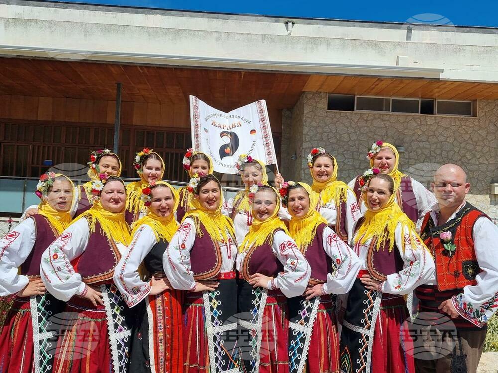 В Лион ще изпълним „Варненски танц“ по хореография на Севдалина Атанасова, посочи пред БТА Йорданка Лазарова от клуб „Жарава“ в Тюбинген