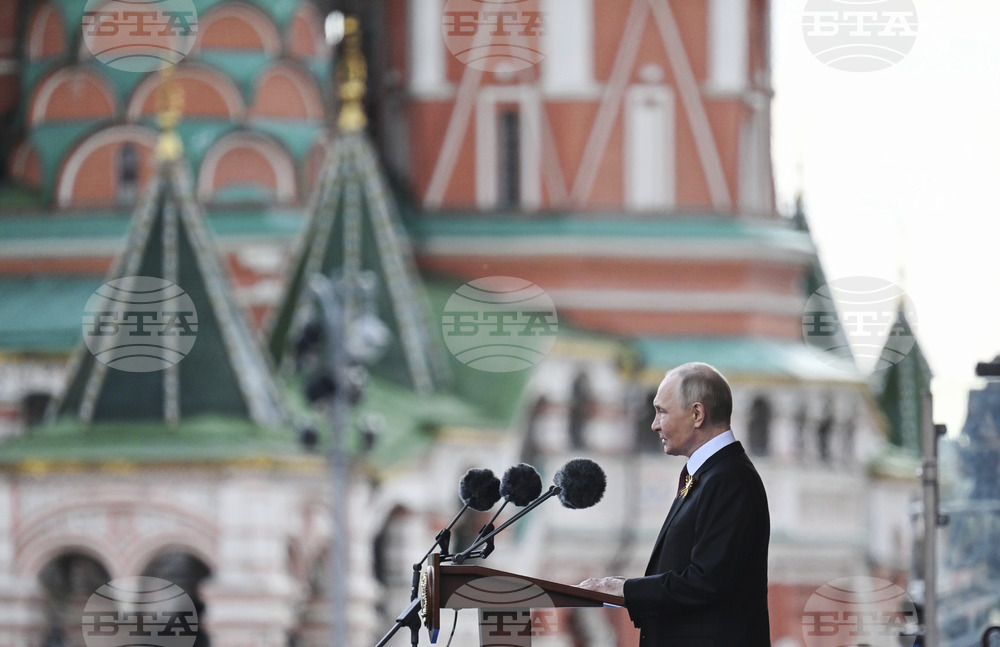 Путин прие парада за Деня на победата на Червения площад в Москва