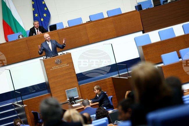 Prime Minister Says Delivered F-16 Fighter Jet Is Air and Battle-Worthy