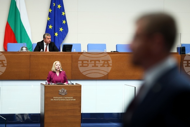 Нека днес, когато празнуваме Деня на Европа, да заявим, че ще отстояваме ценностите на европейската демокрация, призоваха в декларация от ПП-ДБ