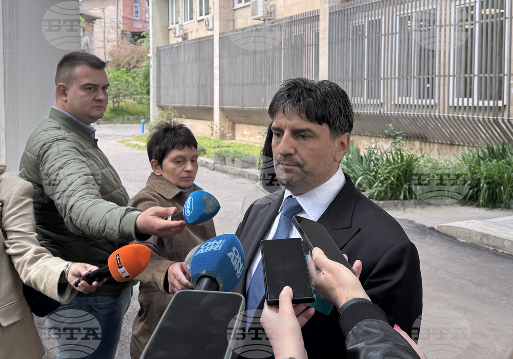 Трима души са задържани за опит за убийство на мъж и сина му в София