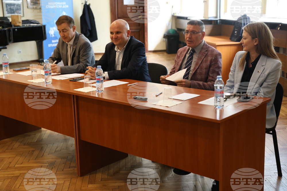 Свободата и мирът не са даденост - за тях трябва да се борим всеки ден, заявиха участници в дискусия в Деня на Европа 