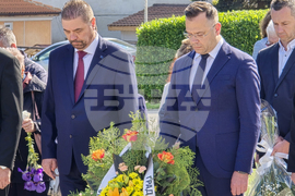 Добрич - Паметник на загиналите във Втората световна война - поклонение