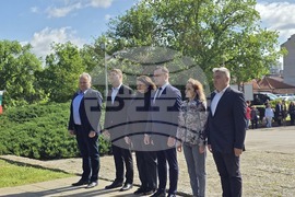 Добрич - Паметник на загиналите във Втората световна война - поклонение