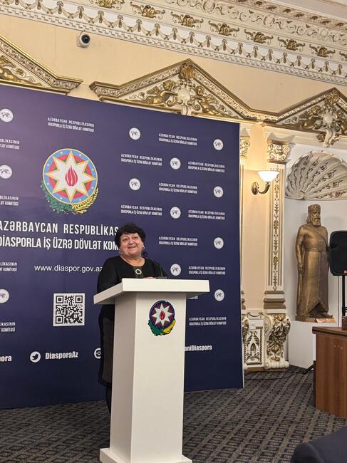 Етническата българка Мария Гусейнова изнесе реч за българо-азербайджанските отношения на събитие в Баку, посветено на Гейдар Алиев