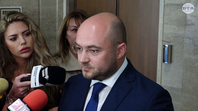 По разпореждане на премиера е в ход акция в цялата страна по проверка на хосписи и домове за възрастни хора, съобщи правосъдният министър