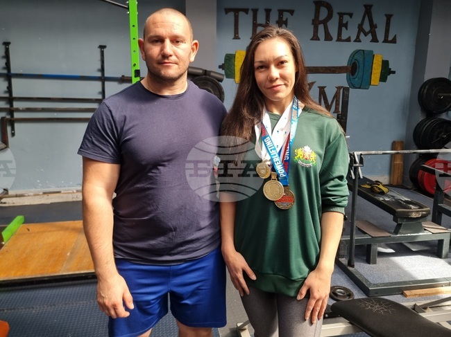 По-голямо удоволствие от това да чуеш химна на България няма, коментира след титлата европейската шампионка по силов трибой Радостина Лулова