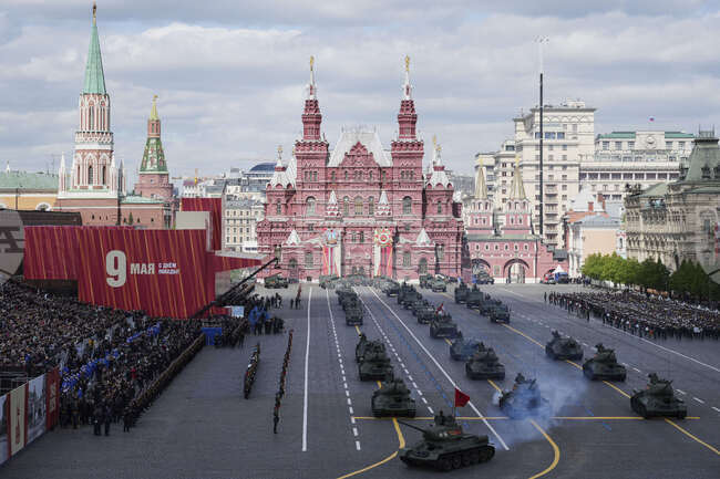 Зеленски заяви, че чуждестранни официални представители не трябва да присъстват на парада на 9 май в Москва