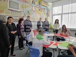 Луковит - министър Красимир Вълчев - училище - STEM център