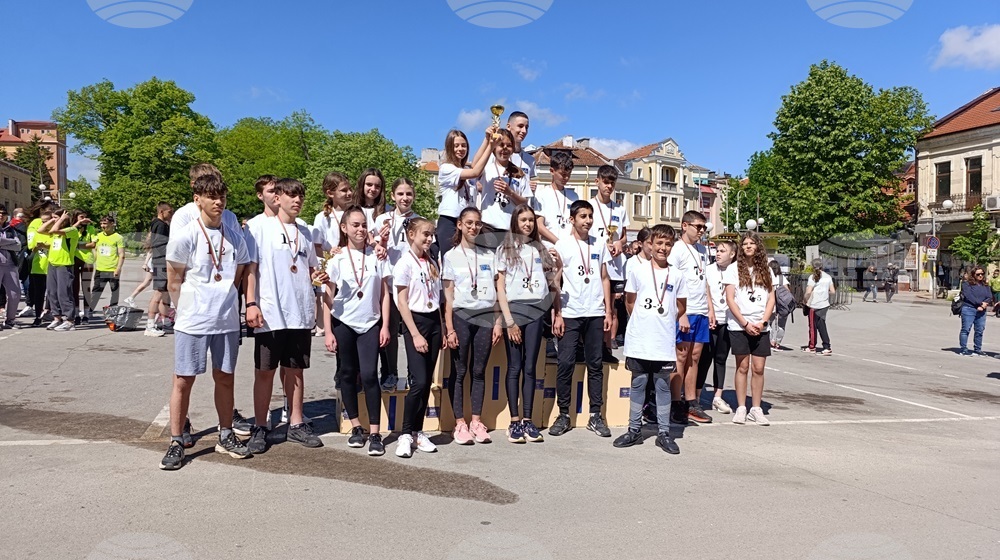 В Деня на Европа кметът награди победителите в конкурса „Моят Шумен“ и в ученическата щафета „Европа“