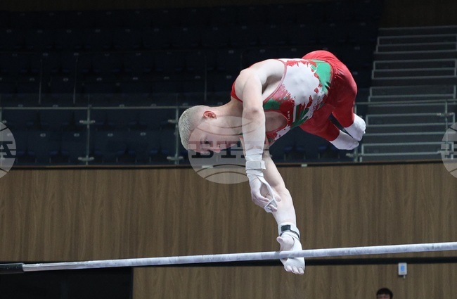 Даниел Трифонов спечели два медала на финалите на Световната купа по спортна гимнастика в Ташкент