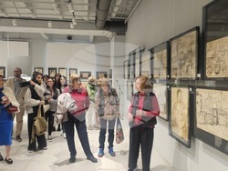 Кураторска обилка из изложбата "Пазители" се състоя днес, 9 май  в Галерията на Съюза на българските художници, намираща се на ул. „Шипка“ №6 в София и бе водена от дъщерята на двамата творци – Деяна Алшех.