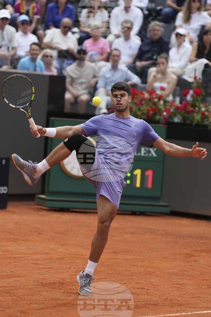 Карлос Алкарас продължава в четвъртия кръг на турнира по тенис в Рим