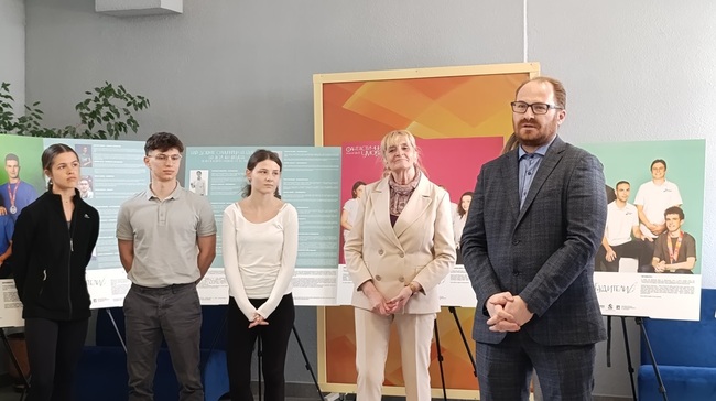 Кметът на община Шумен проф. Христо Христов поздрави тримата олимпийски медалисти от Шумен, включени в изложбата „Моите будители“ 