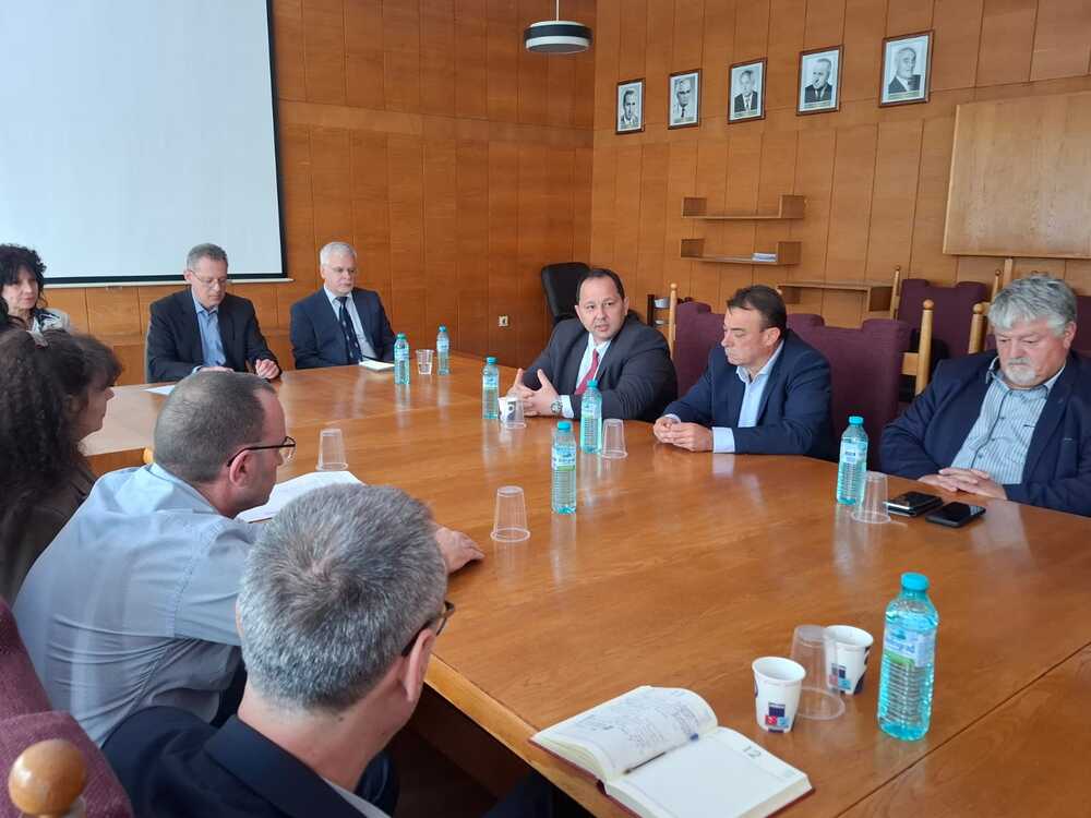 Земеделското министерство работи активно за привличане и задържане на кадри в областта на хидромелиорациите, каза зам.-министър Капитанов