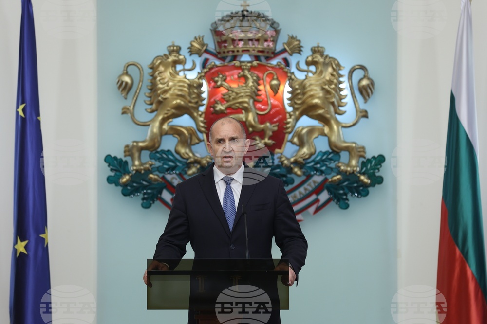 President Radev Will Table Proposal for Referendum on Euro Adoption
