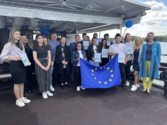 Кметът на община Русе Пенчо Милков отличи „Детективите на европейски проекти“ за Деня на Европа