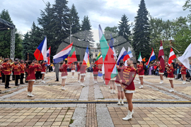 Троян - 45 години Представителен общински младежки духов оркестър с мажоретки