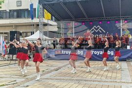 Троян - 45 години Представителен общински младежки духов оркестър с мажоретки
