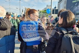 Румъния - Букурещ - Ден на Европа - мирно шествие