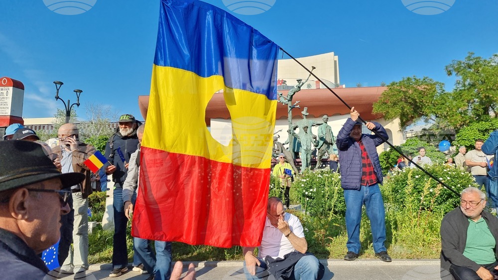Румъния - Букурещ - Ден на Европа - мирно шествие