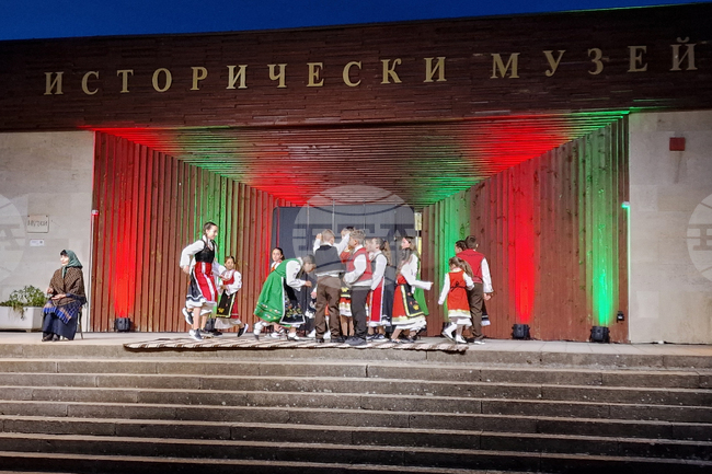 Перущица - Априлско въстание - годишнина - Румен Радев