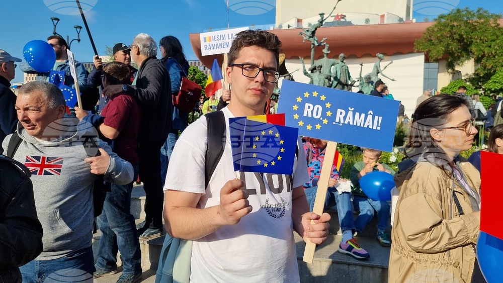 Romania at a Crossroads Between Moscow, Washington, and Europe