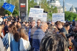 Румъния - Букурещ - Ден на Европа - мирно шествие