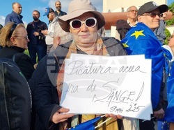 Румъния - Букурещ - Ден на Европа - мирно шествие