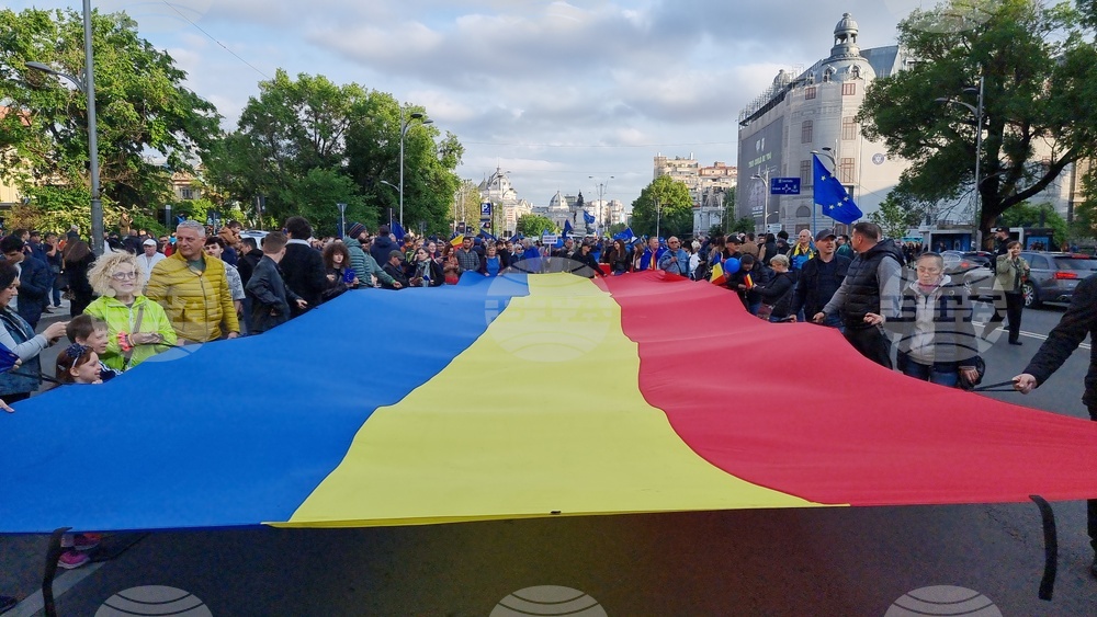 Румъния - Букурещ - Ден на Европа - мирно шествие