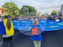 Румъния - Букурещ - Ден на Европа - мирно шествие