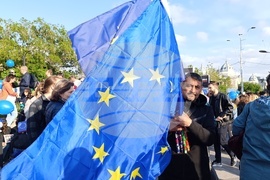 Румъния - Букурещ - Ден на Европа - мирно шествие