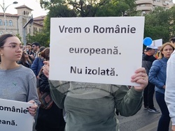 Румъния - Букурещ - Ден на Европа - мирно шествие