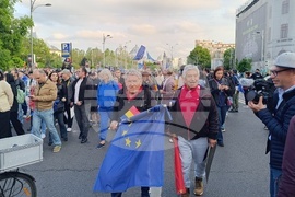 Румъния - Букурещ - Ден на Европа - мирно шествие