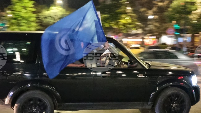 Основната опозиционна партия в Албания и коалиционните ѝ партньори закриха предизборната си кампания преди парламентарния вот в неделя