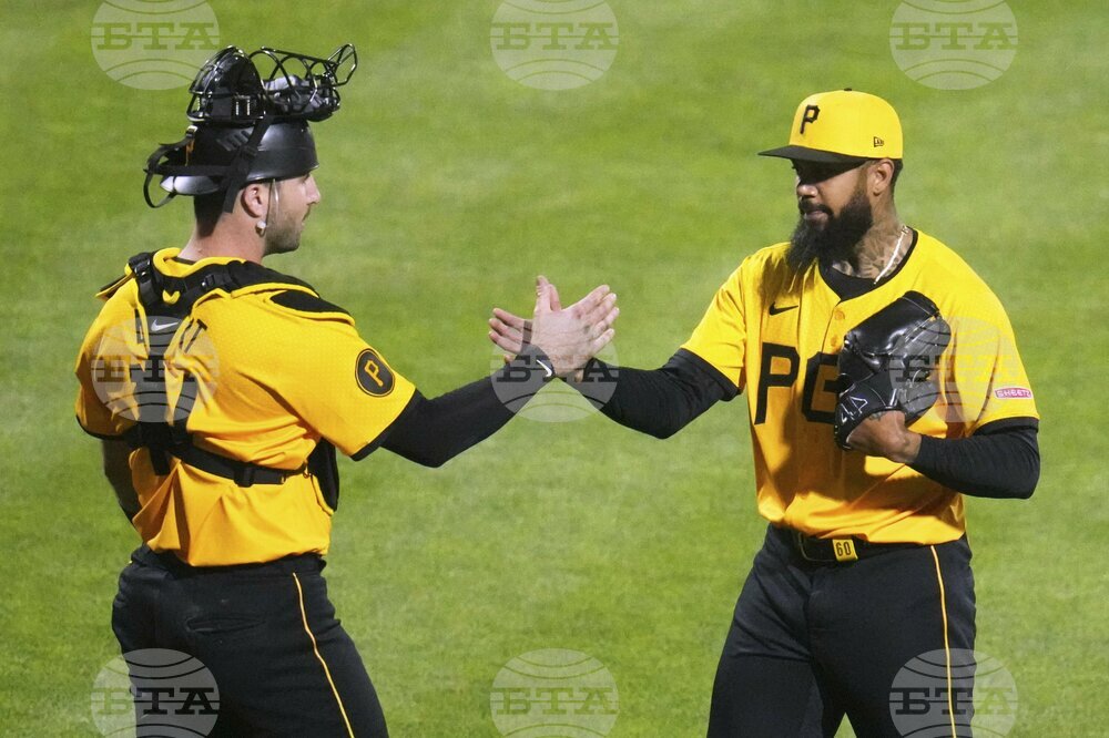 Braves Pirates Baseball
