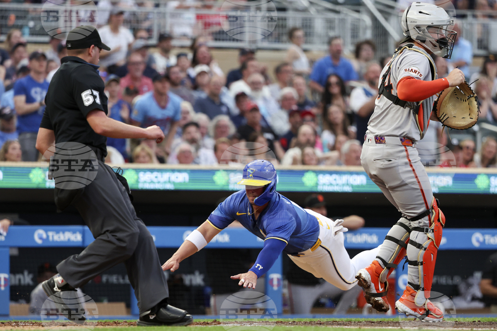 Giants Twins Baseball