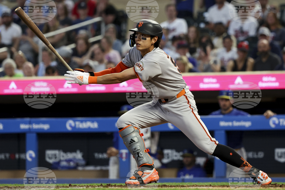 Giants Twins Baseball
