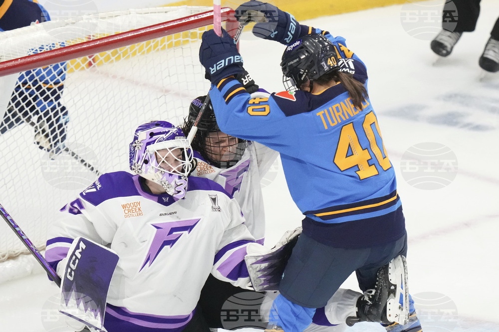 PWHL Frost Sceptres Hockey