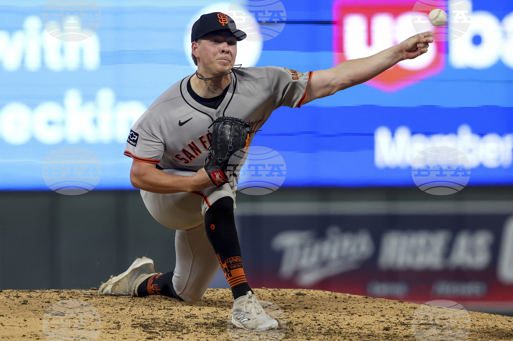 Giants Twins Baseball