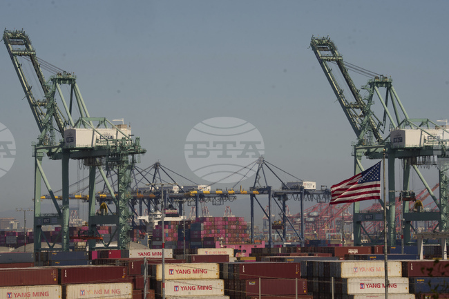 Петролът поскъпна с 3 процента след споразумението за митата между САЩ и Китай 