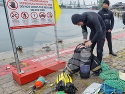 Варна - водолази - Морска гара - почистване