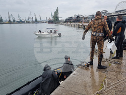 Варна - водолази - Морска гара - почистване