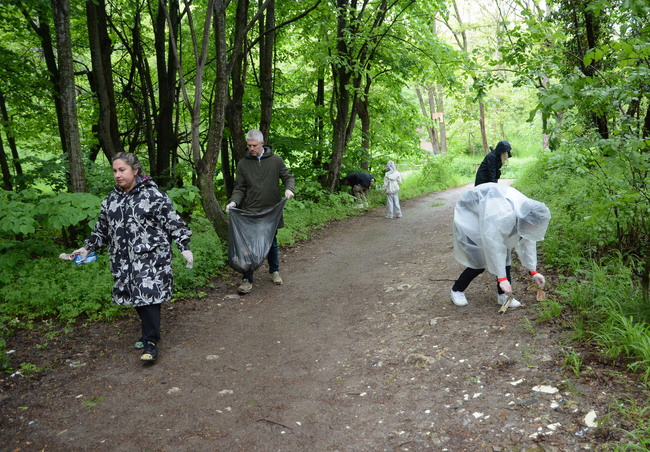 Община Варна: Пролетно почистване се проведе във Варна въпреки дъждовното време