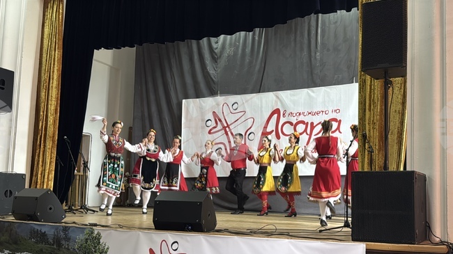 Двудневният фестивал „В подножието на Асара" събира в Николаево български и чужди изпълнители и състави